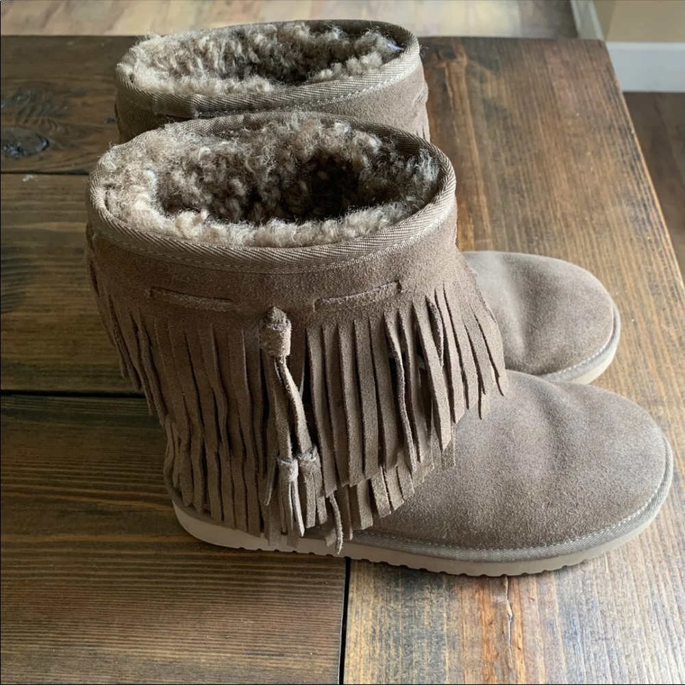 Kookaburra by UGG fringe boots US8